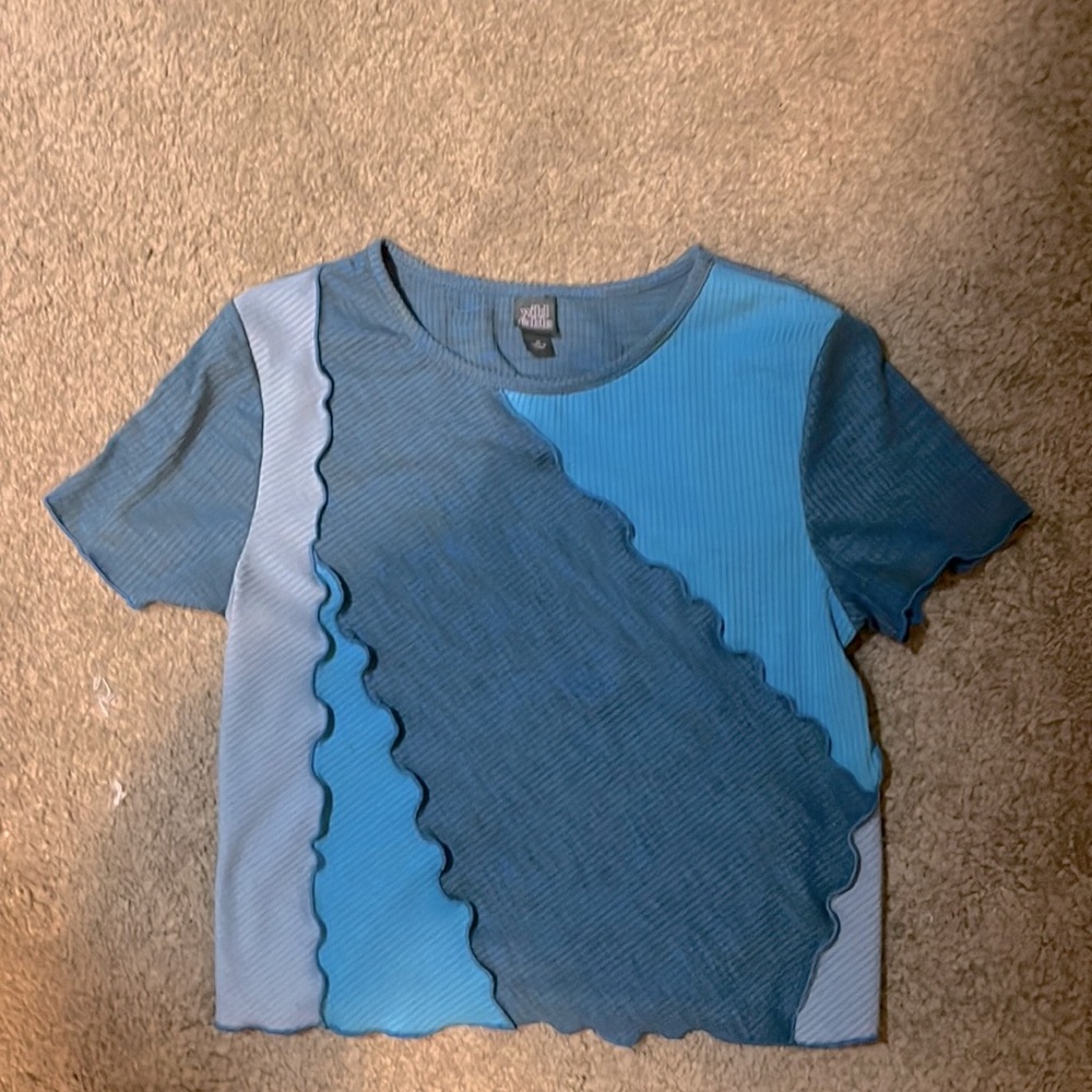 Wild fable cropped tee juniors SIZE M
